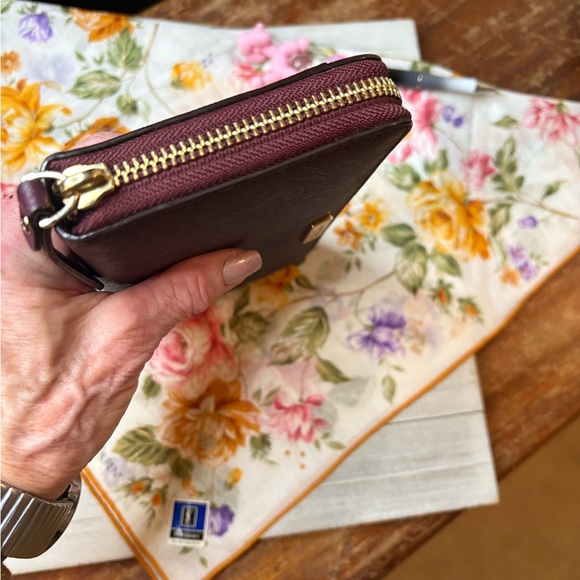 Kate Spade Laurel Way Stacy Wallet in Deep Plum. Beautiful saffiano leather - Picture 6 of 13